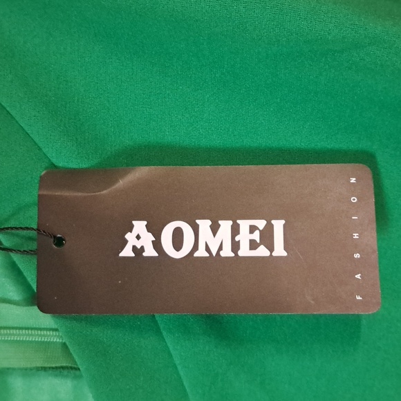 Aomei Fashion Pleated Dress - Picture 4 of 4